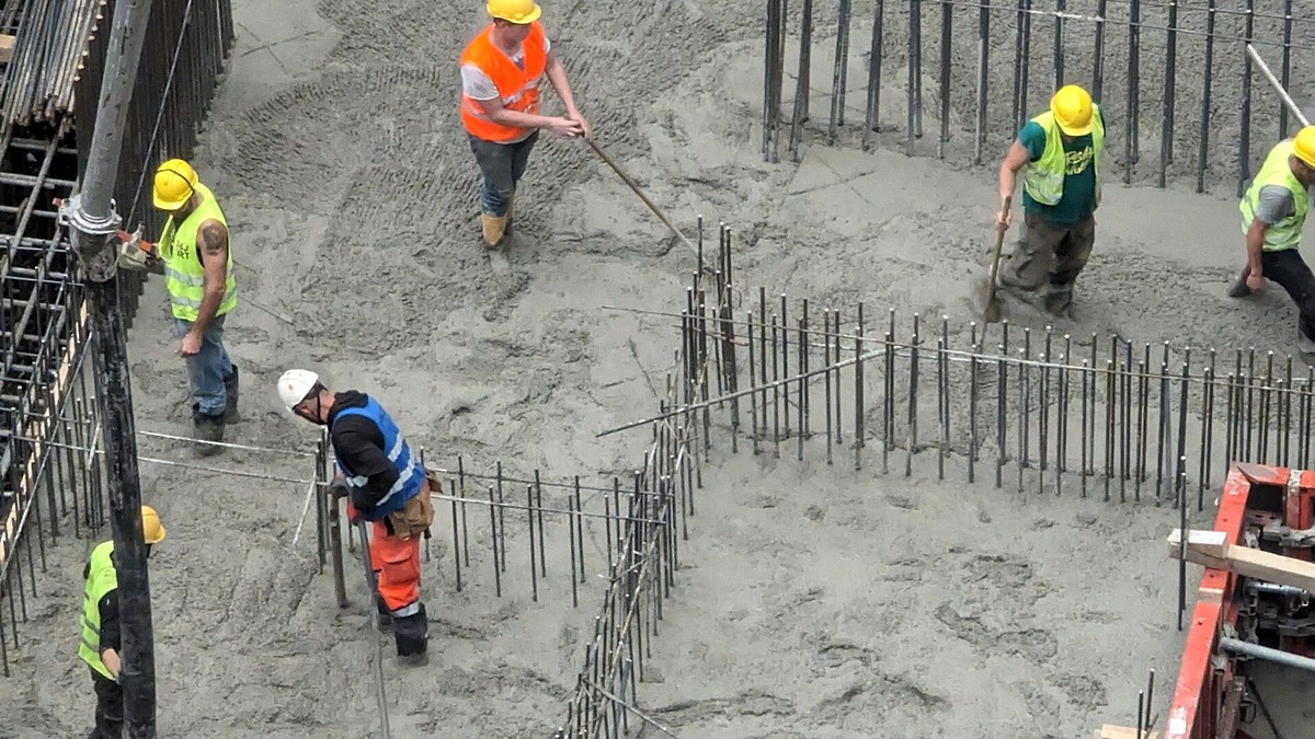 Pemprov Kaltara Percepat Jalan Perbatasan, Kontraktor Perlu Siapkan Tools dan Safety Medan Berat